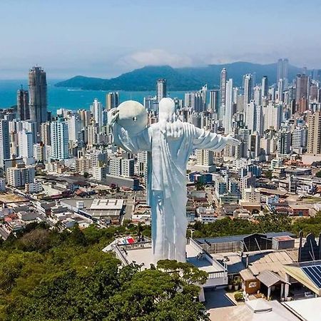 Apto A 100M Da Praia Central Balneário Camboriú المظهر الخارجي الصورة